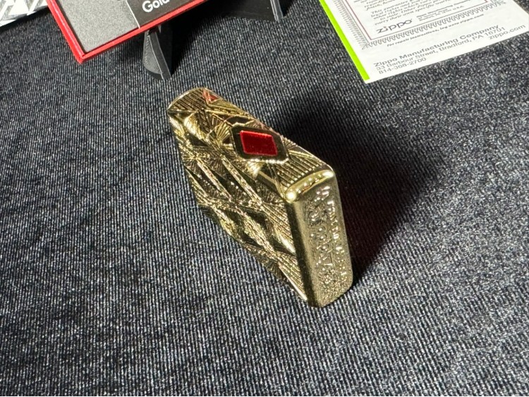 Orijinal 2018 Zippo Çakmak Z-29671 Diamond Design Gold Plated ARMOR 360 Engrave