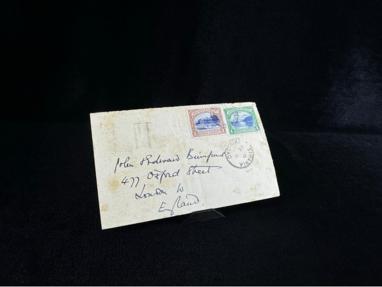 1935 yılında Trinidad and Tobago dan İngiltere'ye  postalanmış 1 ve 2 Cent Pullu